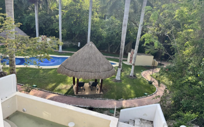 #106 Puerto Morelos - Regatta 3 BD 4 BA Condo overlooking green space and the community pool