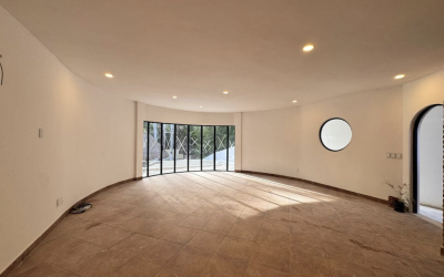 #106 Puerto Morelos - Regatta 3 BD 4 BA Condo - rounded living area on the first floor