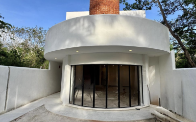 #106 Puerto Morelos - Regatta 3 BD 4 BA Condo with curved shape