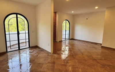 #106 Puerto Morelos - Regatta 3 BD 4 BA Condo with large upper bedroom with balcony access