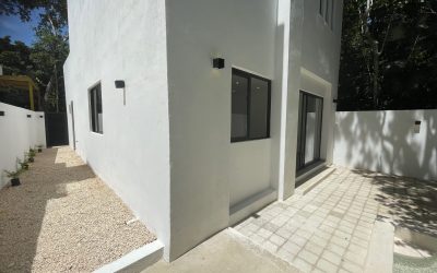 #40 Puerto Morelos - Aldea Umm access via the side yardjpeg