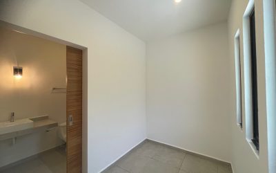 #40 Puerto Morelos - Aldea Umm master bedroom with en suite bathroom and walk-in closet